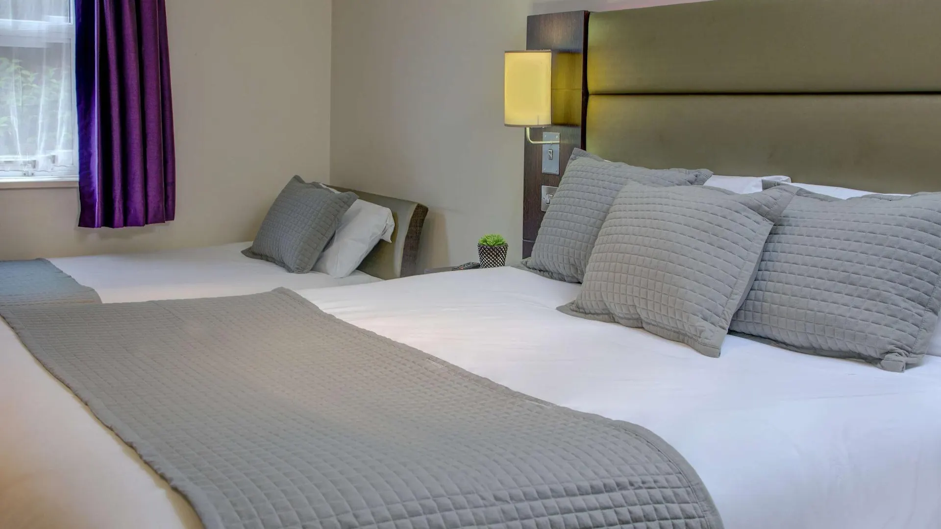 *** Отель Premier Inn Huddersfield West Великобритания