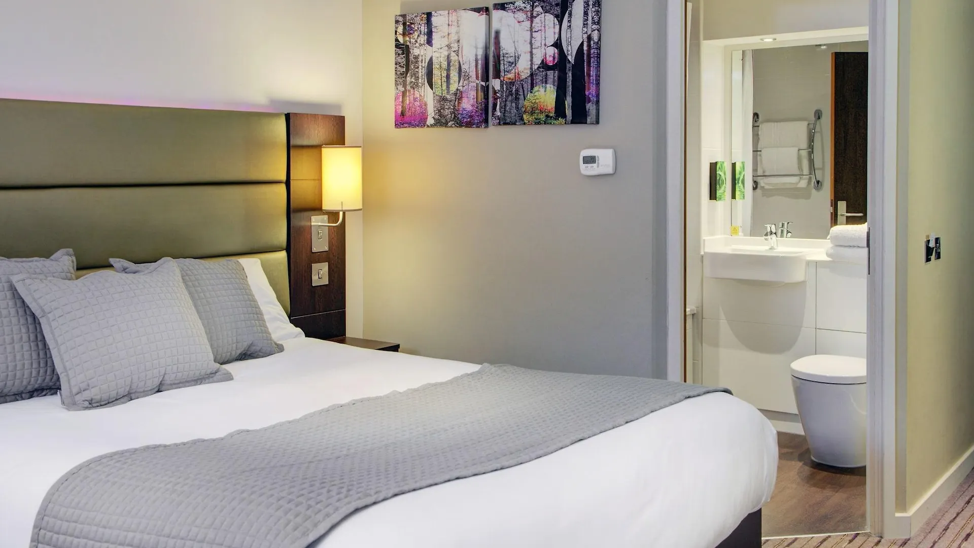Premier Inn Huddersfield West